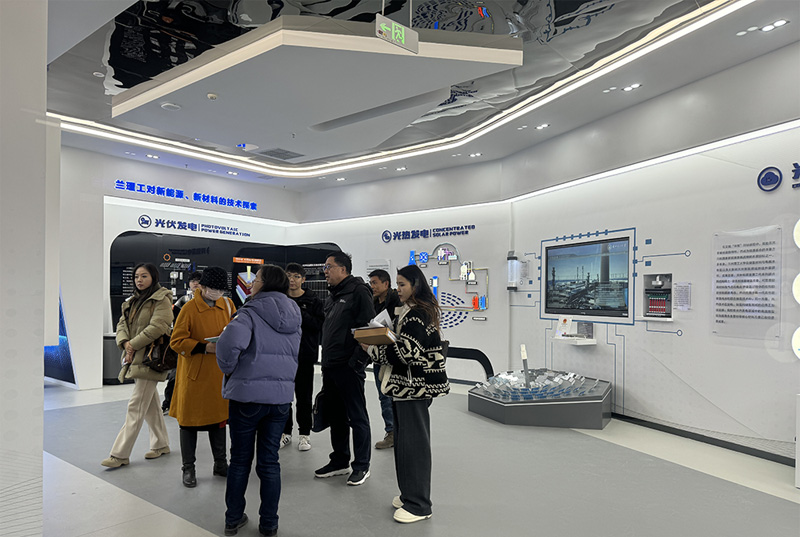 2025年12月12日，，，，，，，我公司设计施工的兰州理工大学高新手艺效果展厅交付使用